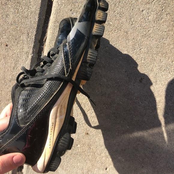 Under armor cleats - Picture 2 of 2